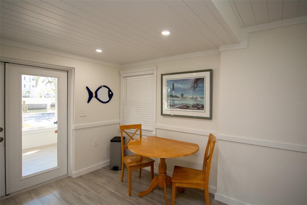 For Rent: $5,400 (2 beds, 2 baths, 864 Square Feet)