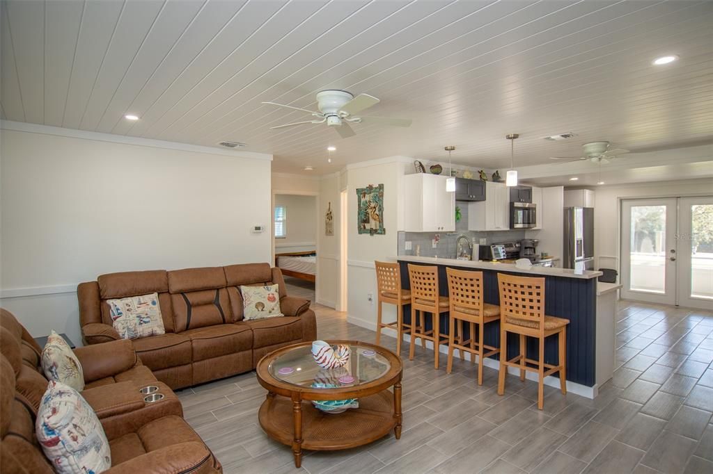 For Rent: $5,400 (2 beds, 2 baths, 864 Square Feet)