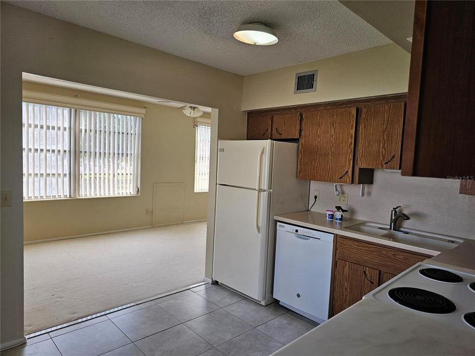 For Rent: $1,475 (2 beds, 2 baths, 1100 Square Feet)