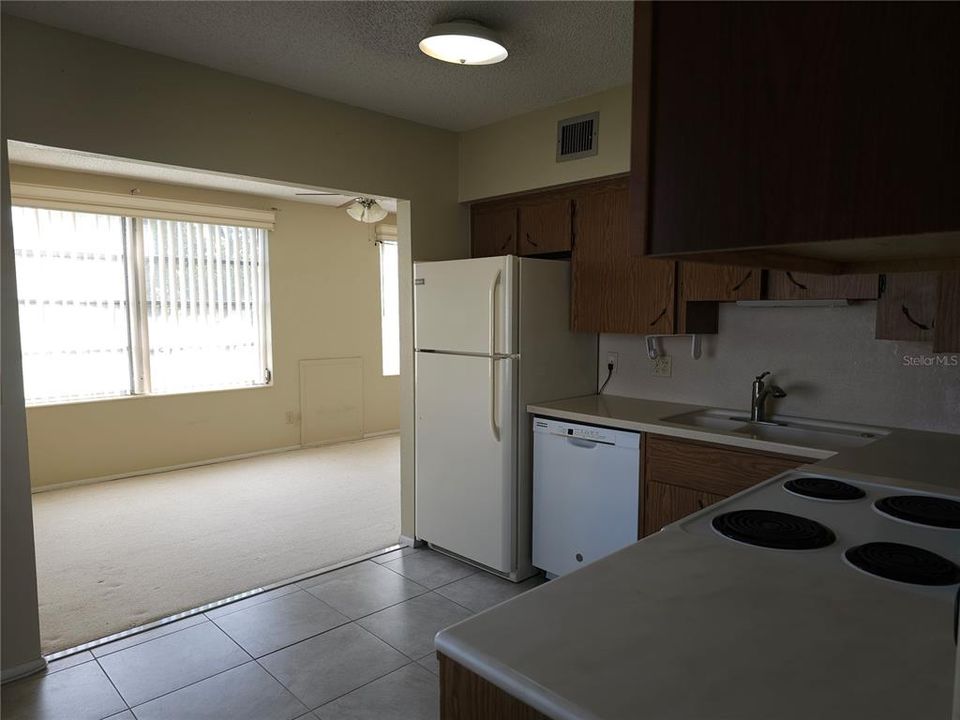 For Rent: $1,475 (2 beds, 2 baths, 1100 Square Feet)