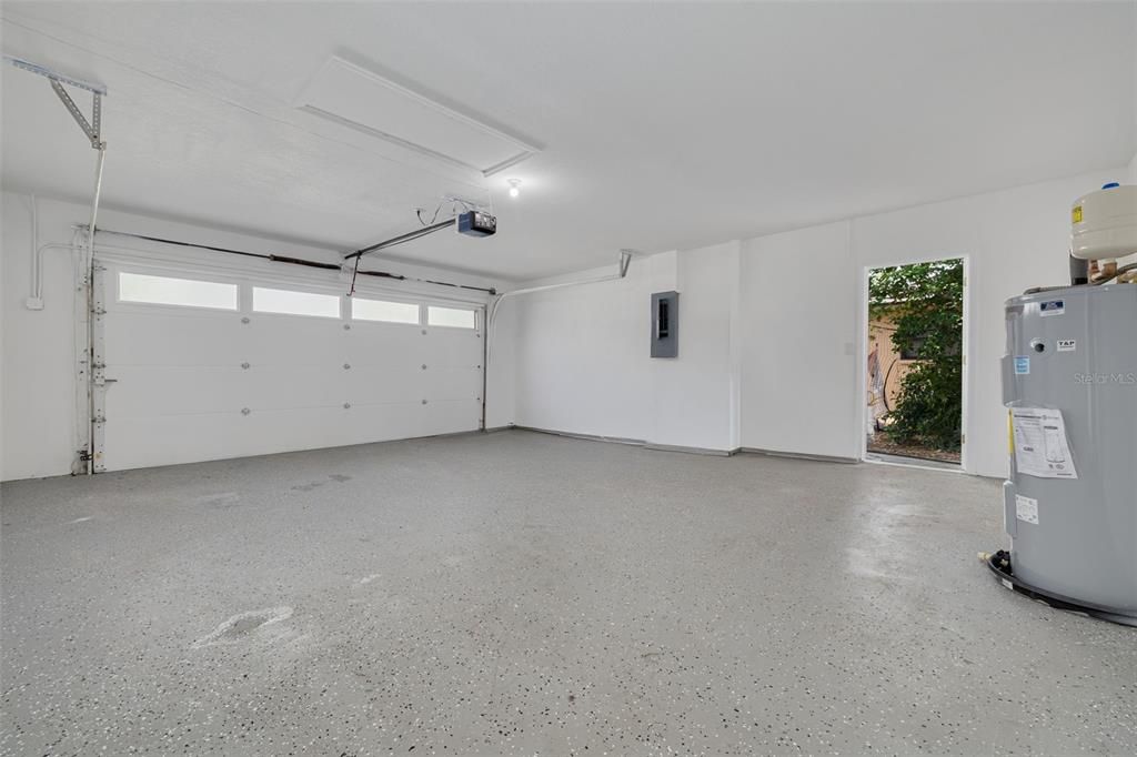 For Sale: $599,900 (4 beds, 2 baths, 1672 Square Feet)