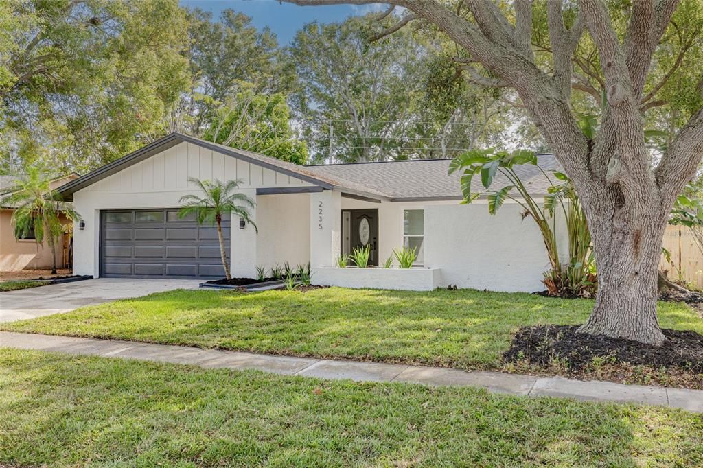 For Sale: $599,900 (4 beds, 2 baths, 1672 Square Feet)