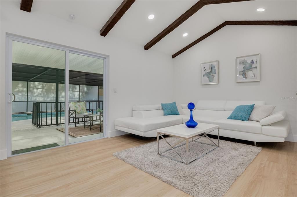 For Sale: $599,900 (4 beds, 2 baths, 1672 Square Feet)