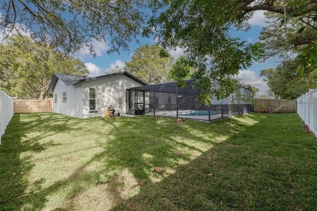 For Sale: $599,900 (4 beds, 2 baths, 1672 Square Feet)