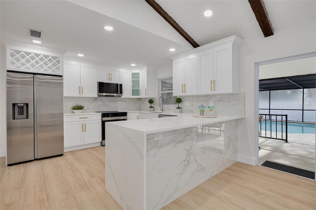 For Sale: $599,900 (4 beds, 2 baths, 1672 Square Feet)