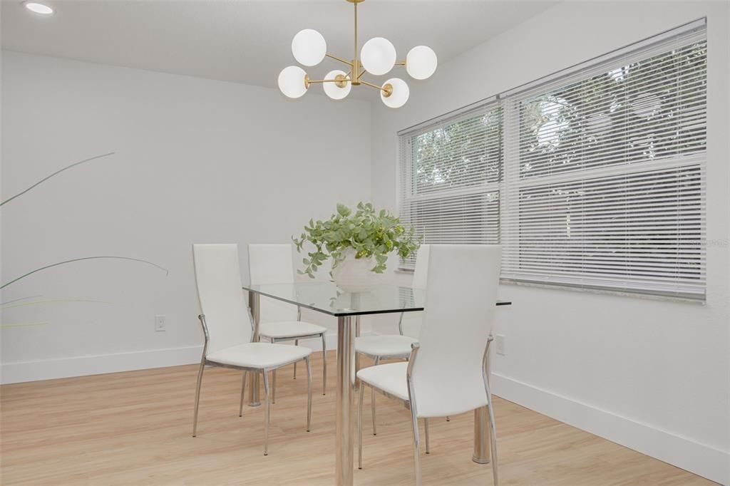 For Sale: $599,900 (4 beds, 2 baths, 1672 Square Feet)