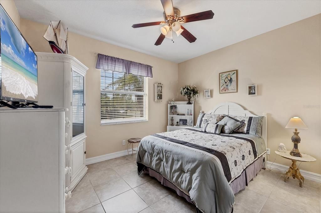 待售: $380,000 (3 贝兹, 2 浴室, 1594 平方英尺)