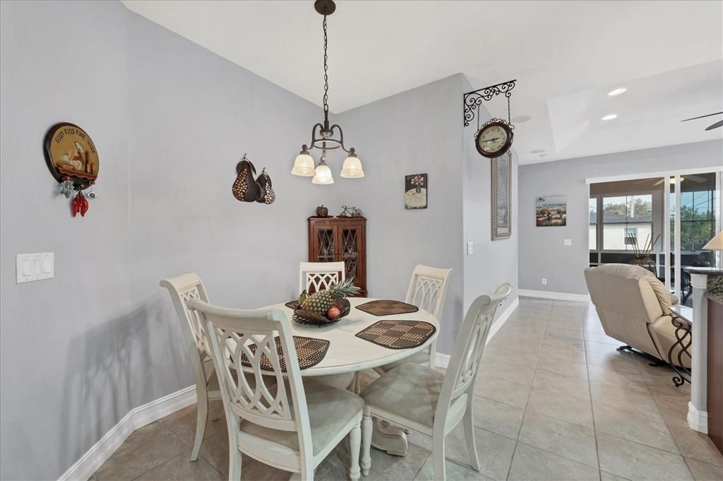 待售: $380,000 (3 贝兹, 2 浴室, 1594 平方英尺)