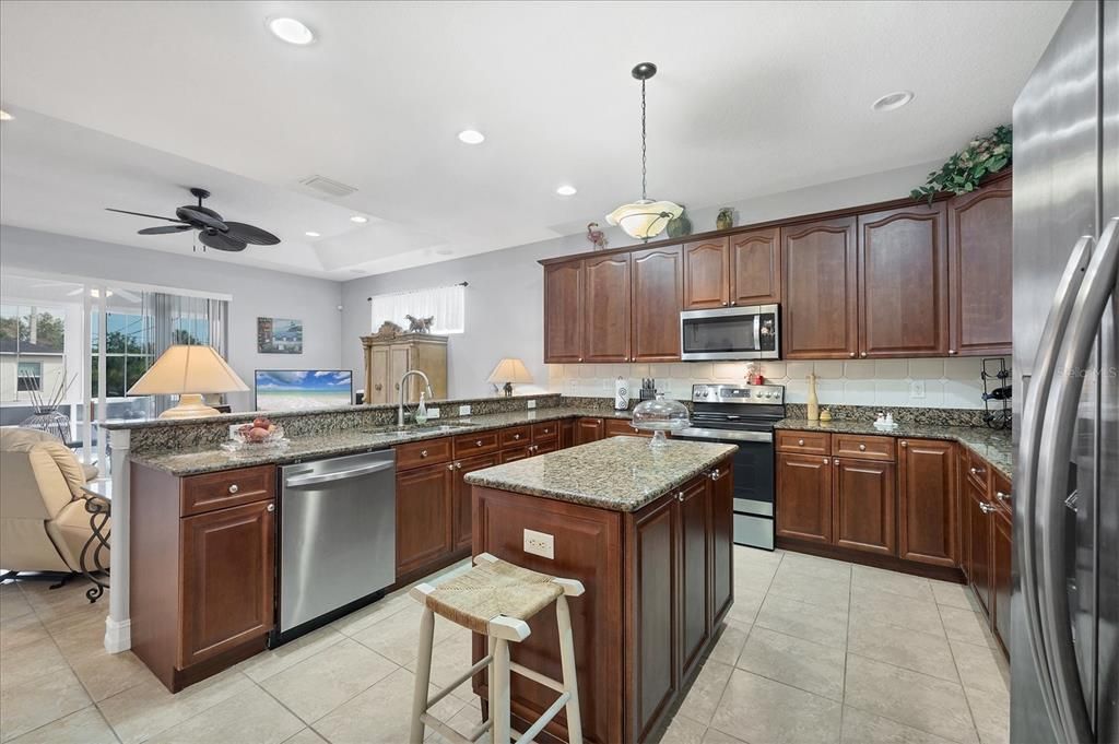 待售: $380,000 (3 贝兹, 2 浴室, 1594 平方英尺)