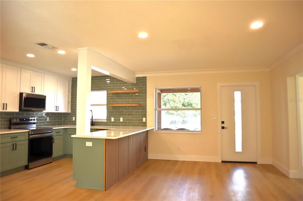 For Sale: $574,750 (3 beds, 2 baths, 1624 Square Feet)