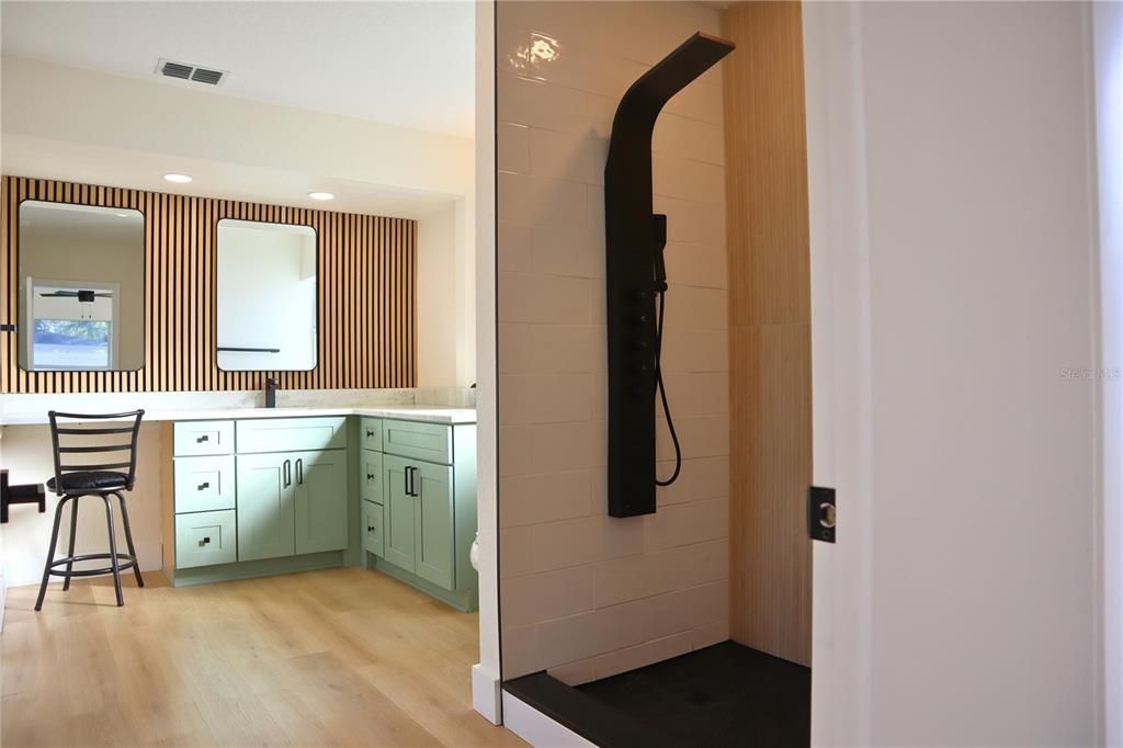 For Sale: $574,750 (3 beds, 2 baths, 1624 Square Feet)