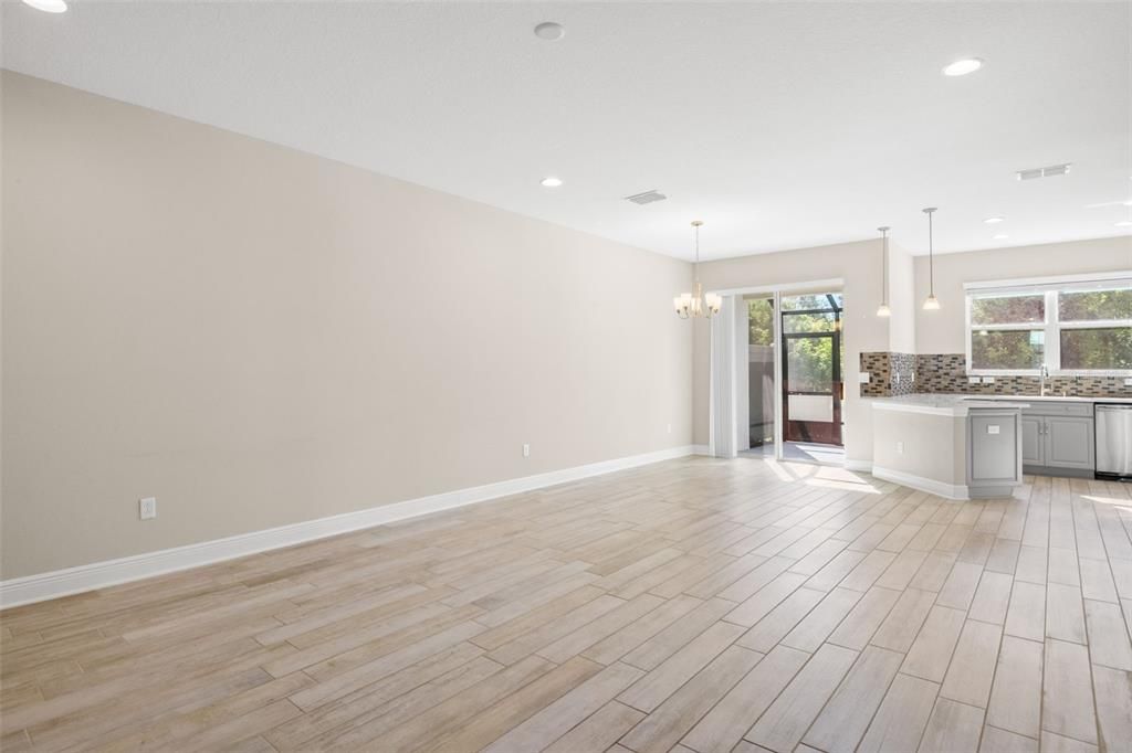 出租: $3,000 (3 贝兹, 2 浴室, 1853 平方英尺)