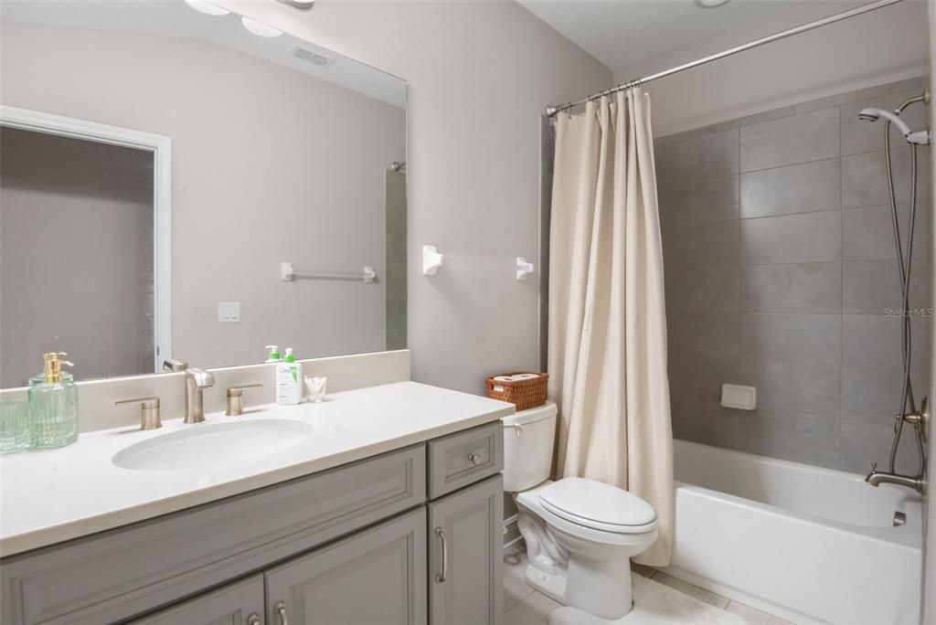 出租: $3,000 (3 贝兹, 2 浴室, 1853 平方英尺)