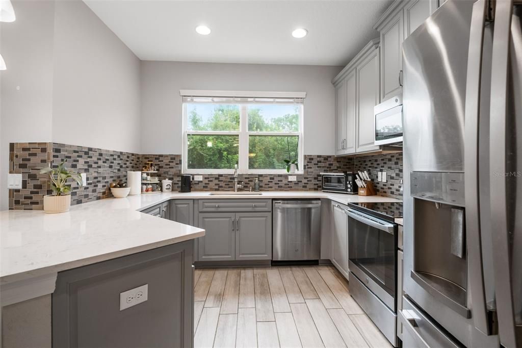 出租: $3,000 (3 贝兹, 2 浴室, 1853 平方英尺)