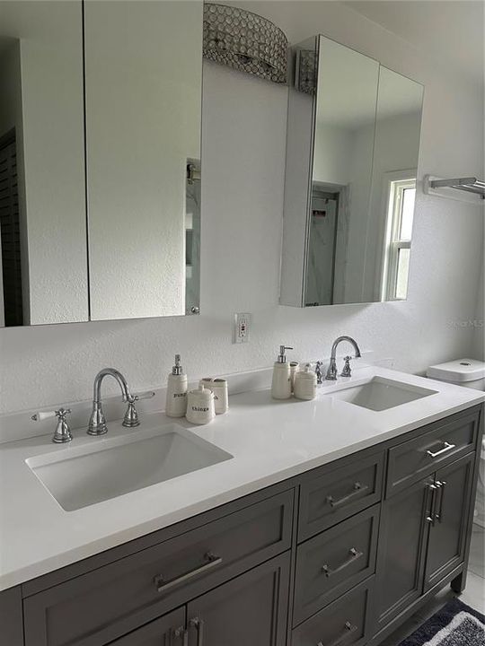 For Sale: $1,100,000 (4 beds, 2 baths, 2225 Square Feet)