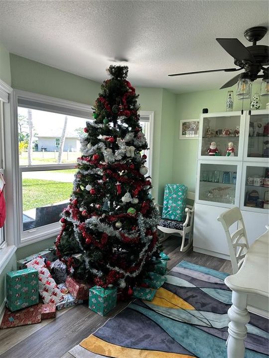 For Sale: $1,100,000 (4 beds, 2 baths, 2225 Square Feet)