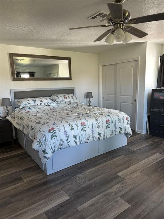 For Sale: $1,100,000 (4 beds, 2 baths, 2225 Square Feet)