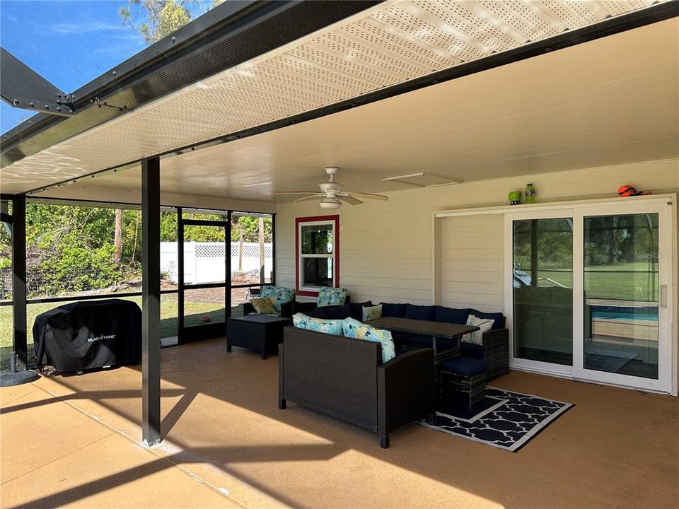 For Sale: $1,100,000 (4 beds, 2 baths, 2225 Square Feet)