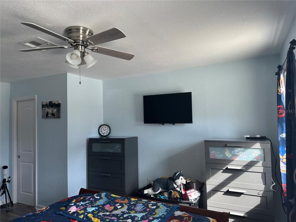 For Sale: $1,100,000 (4 beds, 2 baths, 2225 Square Feet)