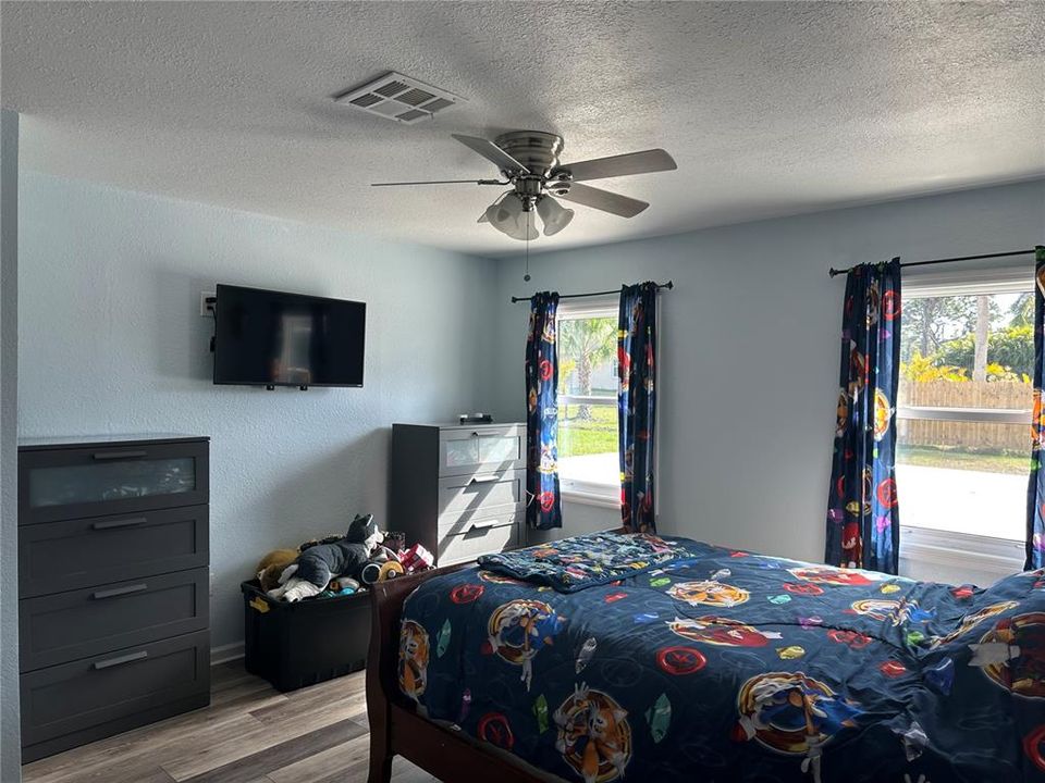 For Sale: $1,100,000 (4 beds, 2 baths, 2225 Square Feet)