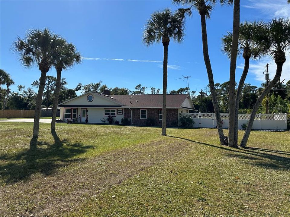 For Sale: $1,100,000 (4 beds, 2 baths, 2225 Square Feet)