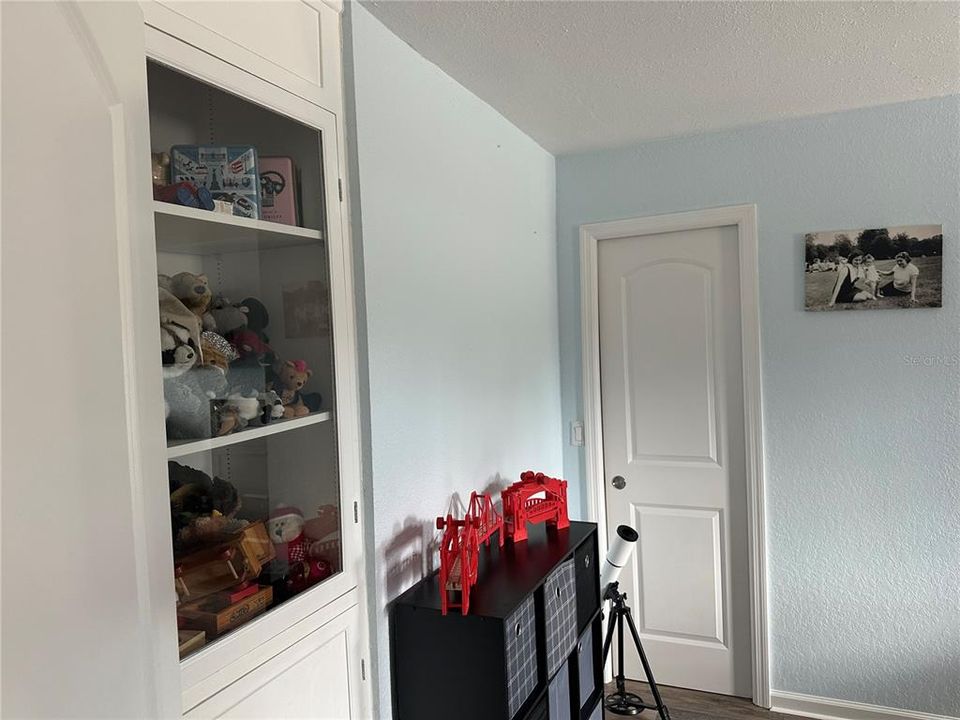 For Sale: $1,100,000 (4 beds, 2 baths, 2225 Square Feet)