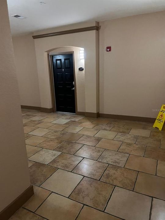 For Rent: $2,300 (2 beds, 1 baths, 996 Square Feet)