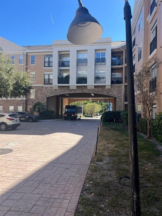 For Rent: $2,300 (2 beds, 1 baths, 996 Square Feet)