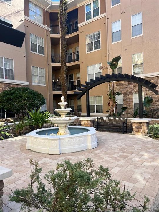 For Rent: $2,300 (2 beds, 1 baths, 996 Square Feet)