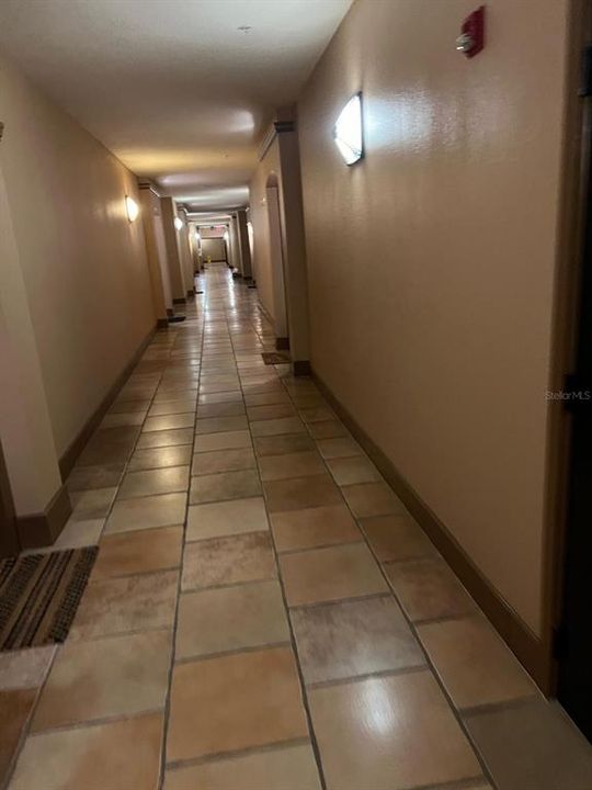 For Rent: $2,300 (2 beds, 1 baths, 996 Square Feet)