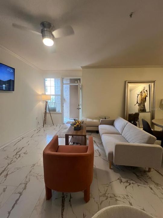 For Rent: $2,300 (2 beds, 1 baths, 996 Square Feet)