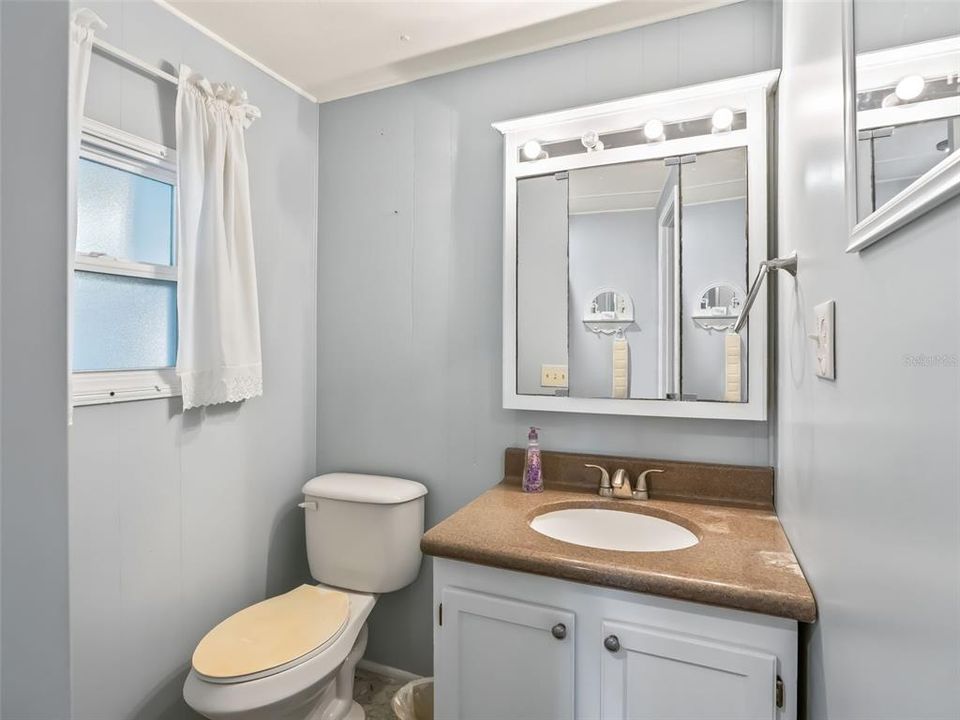 For Sale: $269,000 (2 beds, 2 baths, 1240 Square Feet)