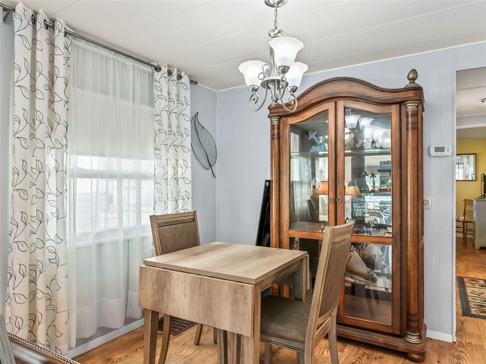 For Sale: $269,000 (2 beds, 2 baths, 1240 Square Feet)