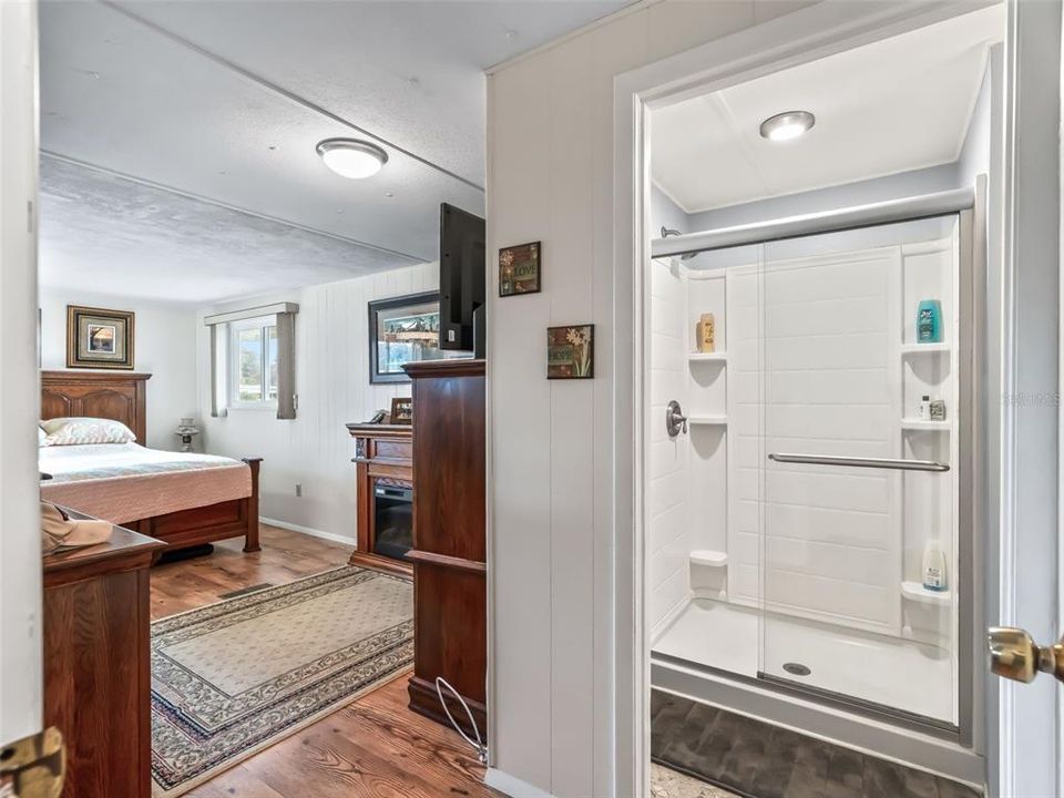 For Sale: $269,000 (2 beds, 2 baths, 1240 Square Feet)