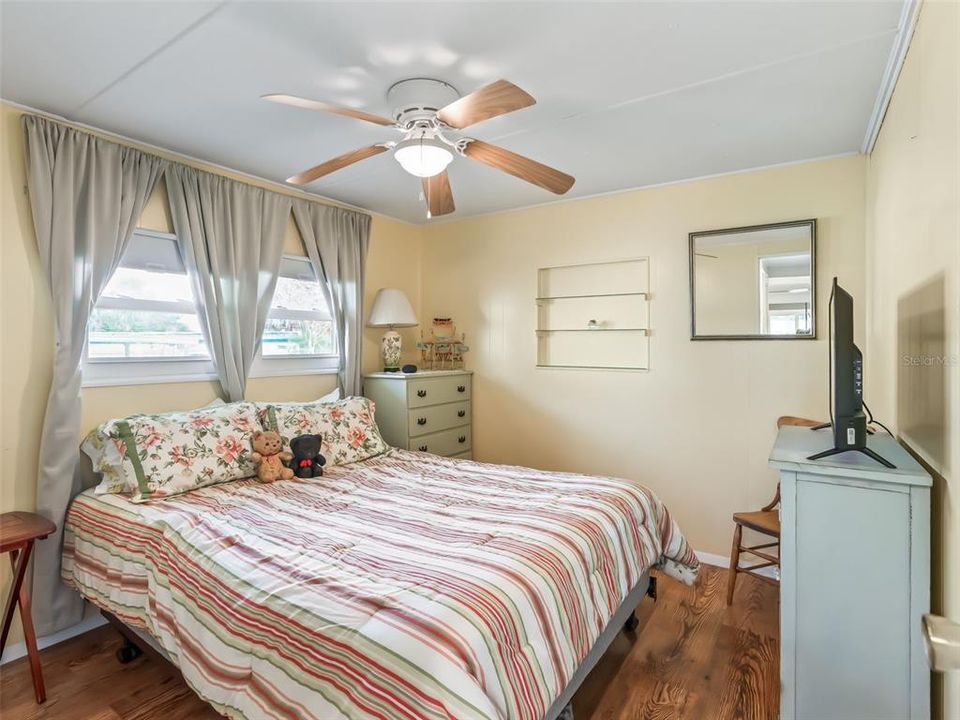 For Sale: $269,000 (2 beds, 2 baths, 1240 Square Feet)