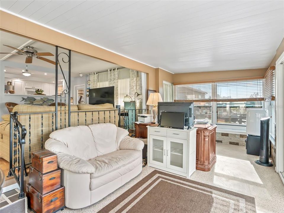 For Sale: $269,000 (2 beds, 2 baths, 1240 Square Feet)