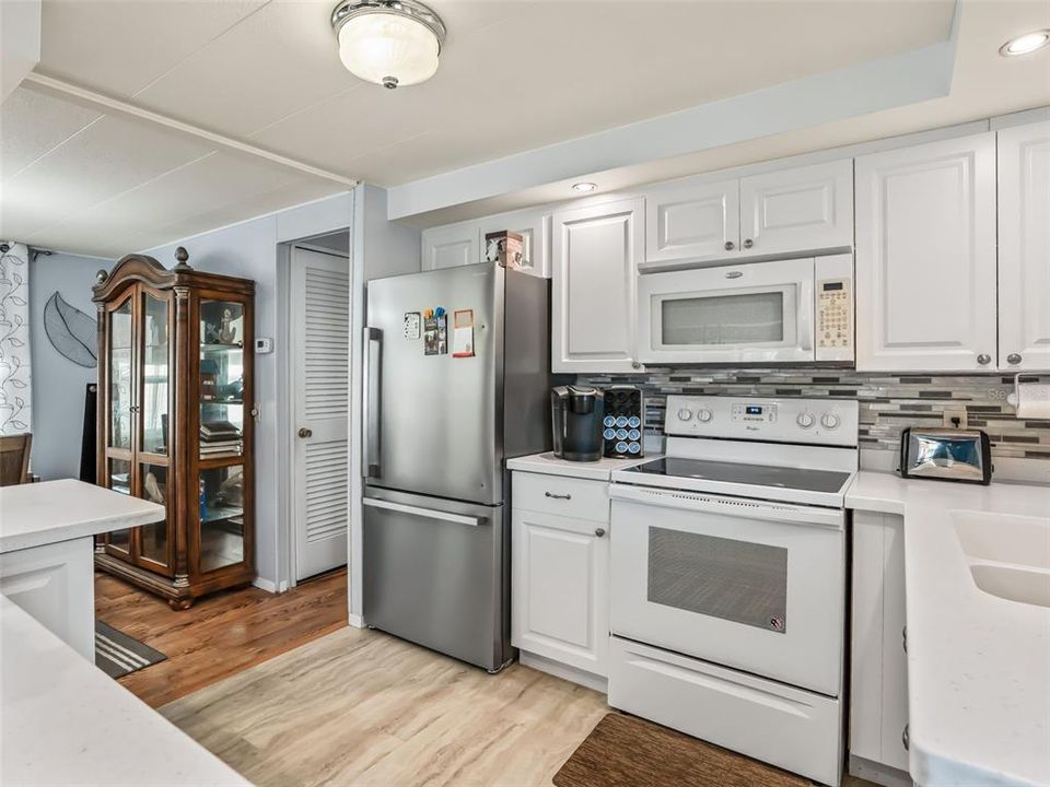 For Sale: $269,000 (2 beds, 2 baths, 1240 Square Feet)