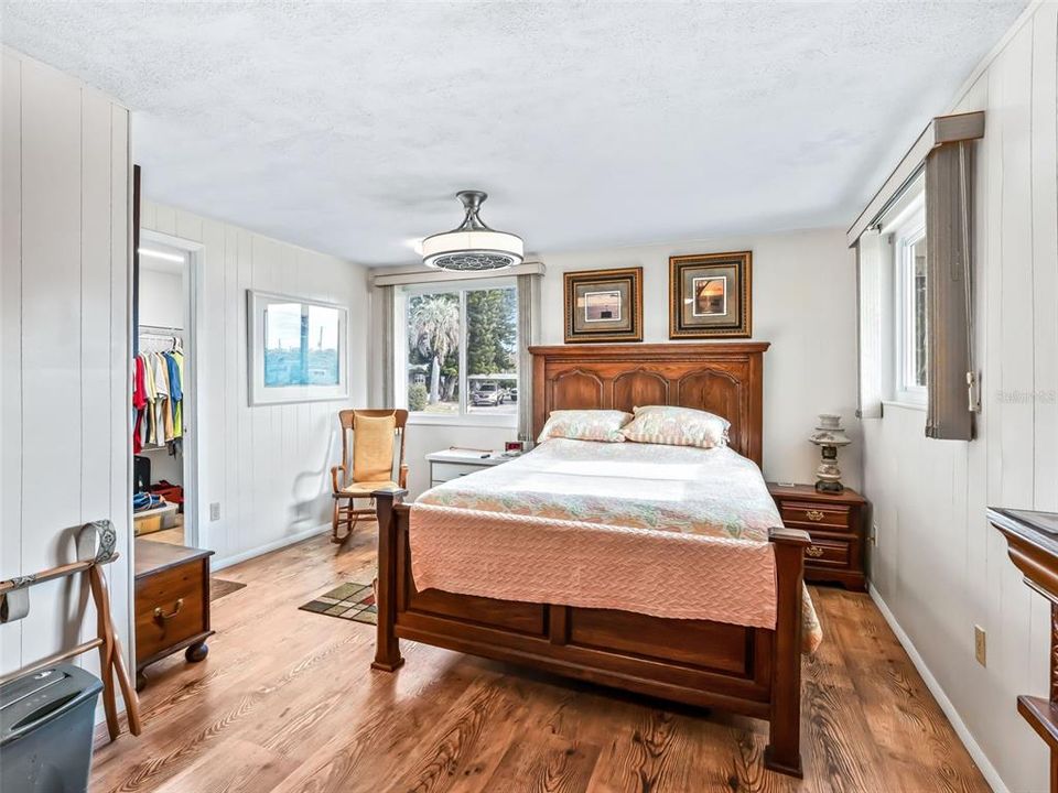 For Sale: $269,000 (2 beds, 2 baths, 1240 Square Feet)