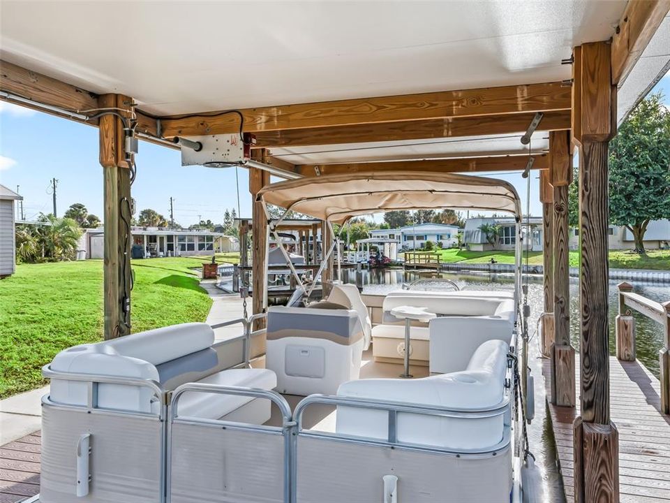 For Sale: $269,000 (2 beds, 2 baths, 1240 Square Feet)