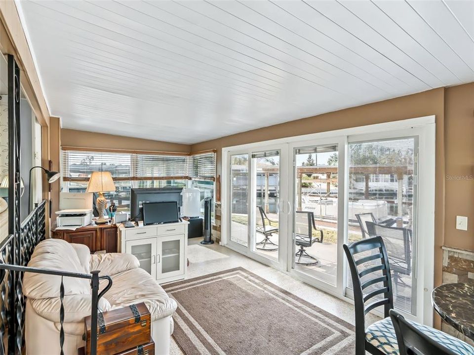 For Sale: $269,000 (2 beds, 2 baths, 1240 Square Feet)