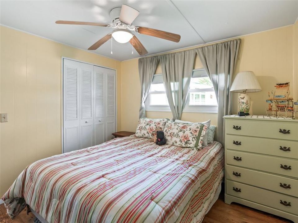 For Sale: $269,000 (2 beds, 2 baths, 1240 Square Feet)