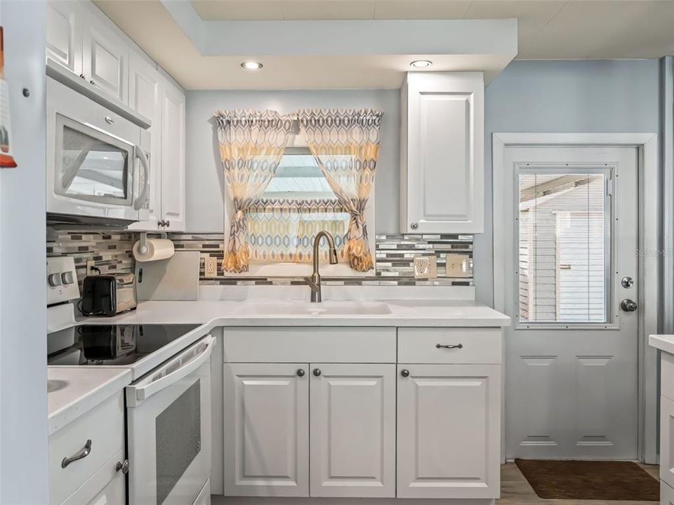 For Sale: $269,000 (2 beds, 2 baths, 1240 Square Feet)