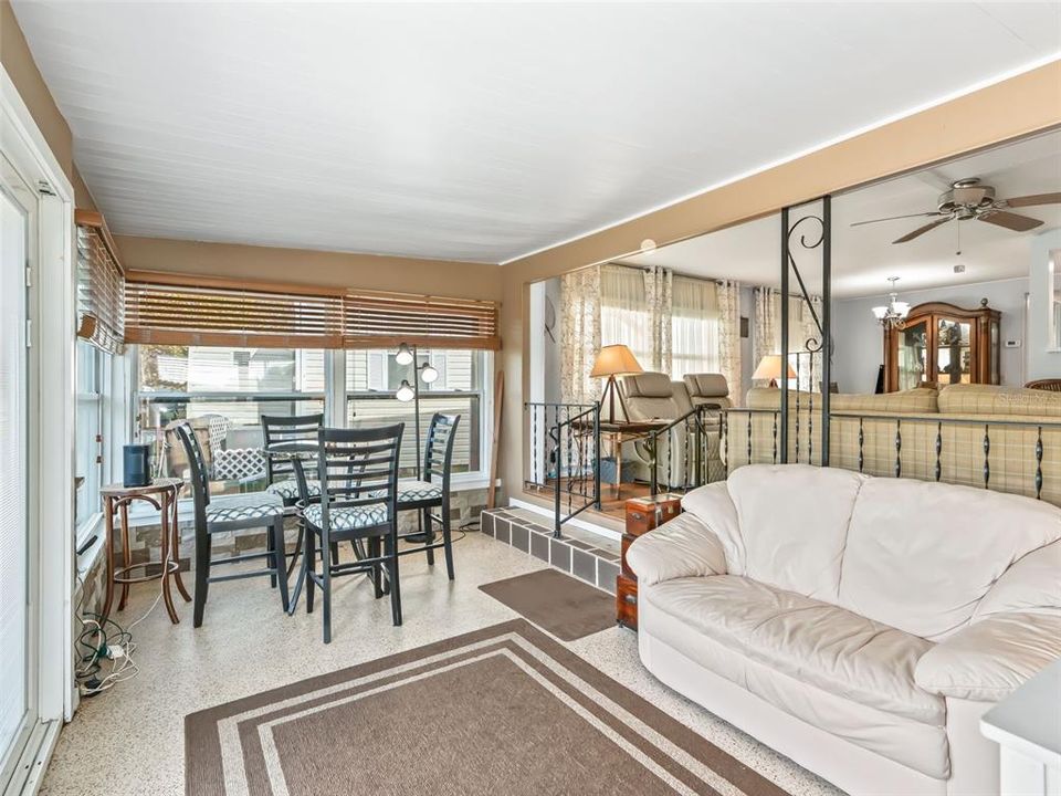 For Sale: $269,000 (2 beds, 2 baths, 1240 Square Feet)