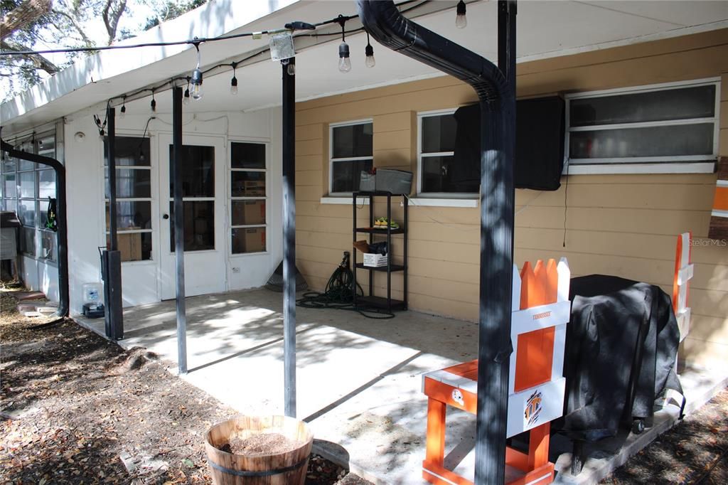 На продажу: $349,900 (2 спален, 1 ванн, 1032 Квадратных фут)