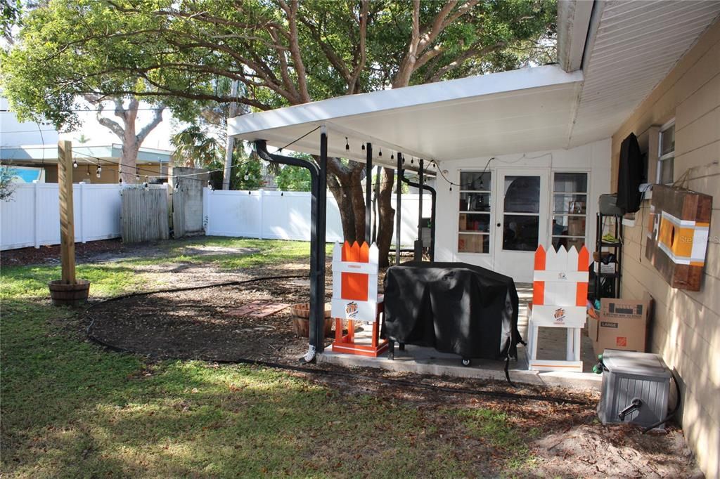 На продажу: $349,900 (2 спален, 1 ванн, 1032 Квадратных фут)