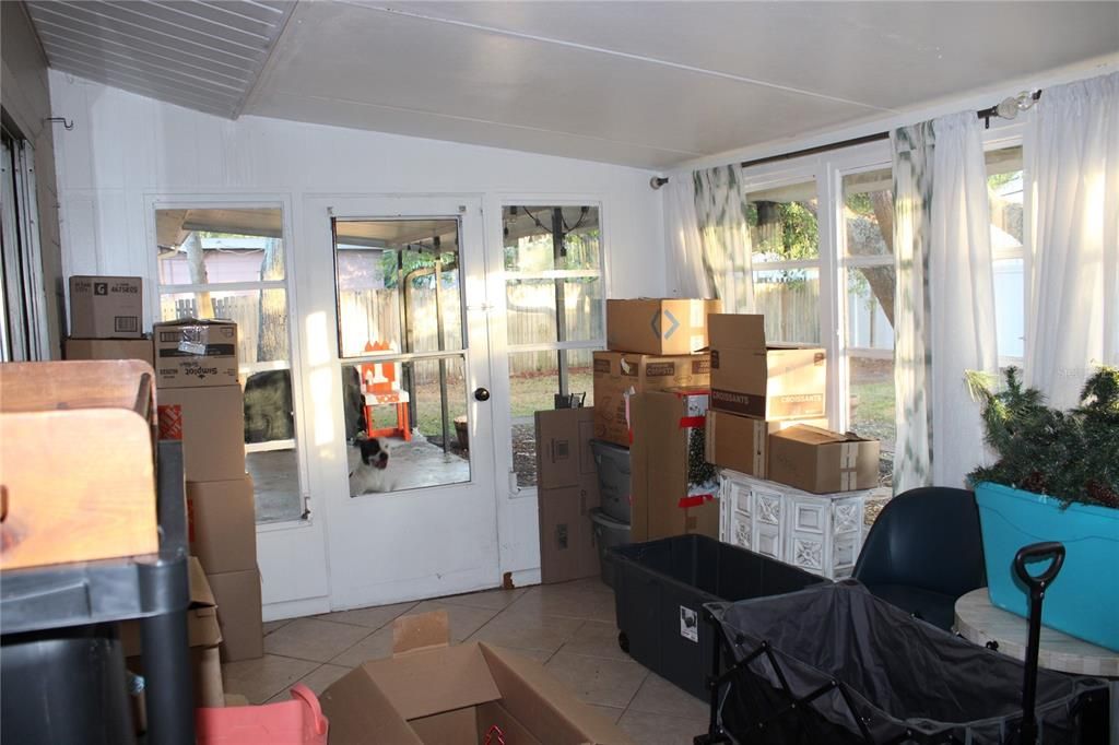 На продажу: $349,900 (2 спален, 1 ванн, 1032 Квадратных фут)