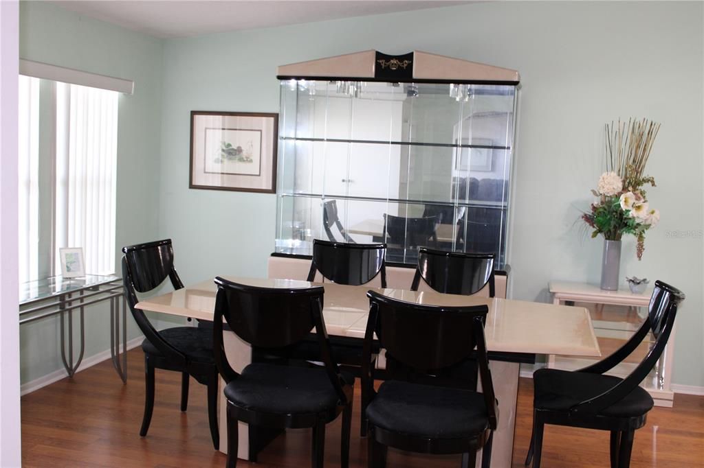 En Venta: $279,900 (2 camas, 2 baños, 1502 Pies cuadrados)