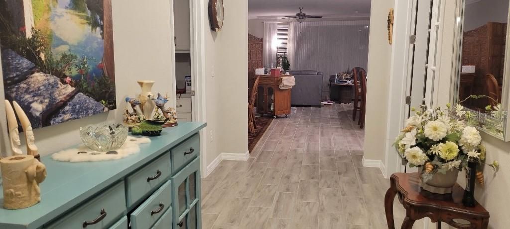 En Venta: $422,000 (2 camas, 2 baños, 1975 Pies cuadrados)