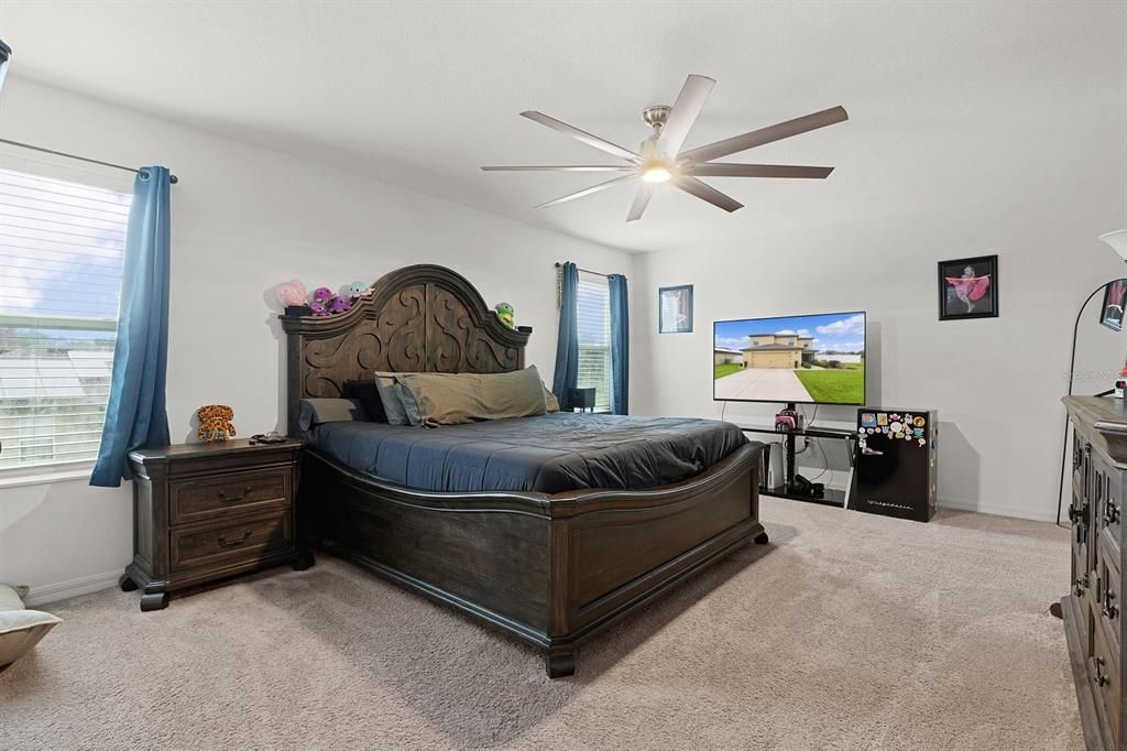 For Rent: $2,400 (3 beds, 2 baths, 1729 Square Feet)