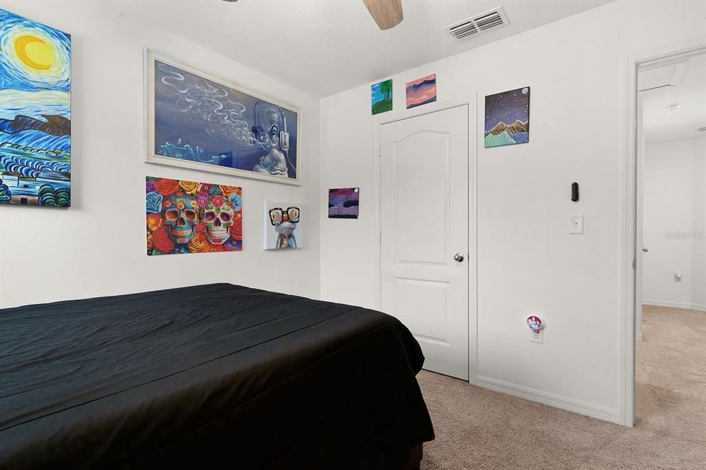 For Rent: $2,400 (3 beds, 2 baths, 1729 Square Feet)